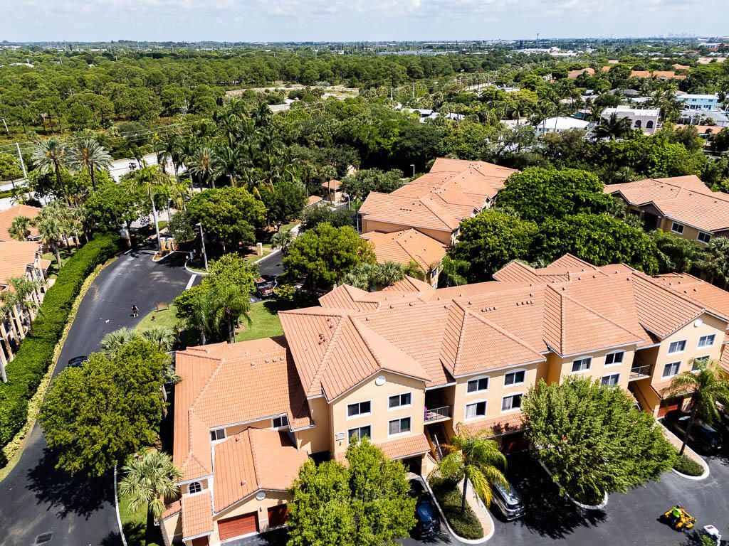 500 Scotia Drive, Unit 302, Hypoluxo, FL 33462 Photo