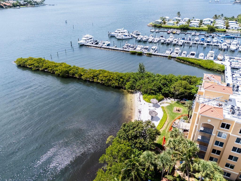 500 Scotia Drive, Unit 302, Hypoluxo, FL 33462 Photo