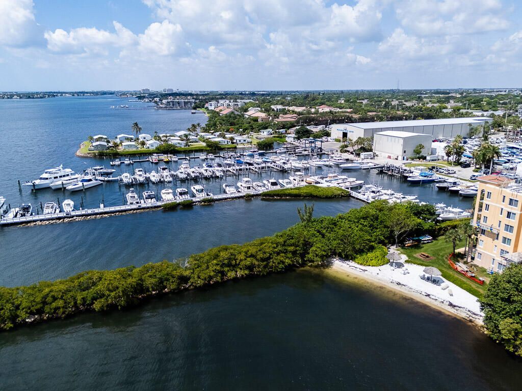 500 Scotia Drive, Unit 302, Hypoluxo, FL 33462 Photo