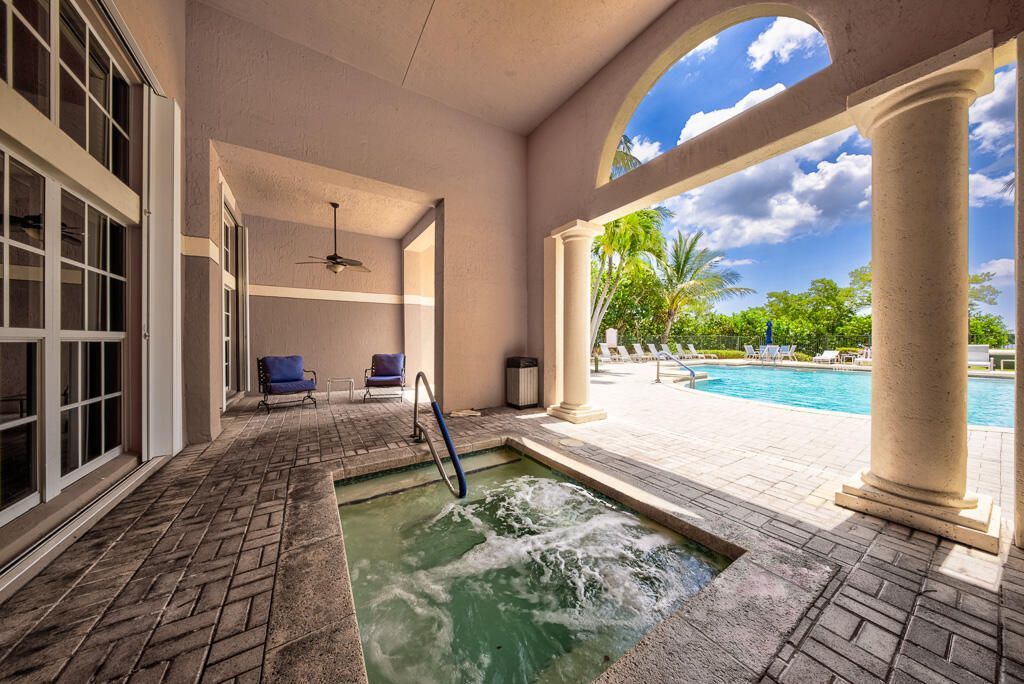 500 Scotia Drive, Unit 302, Hypoluxo, FL 33462 Photo