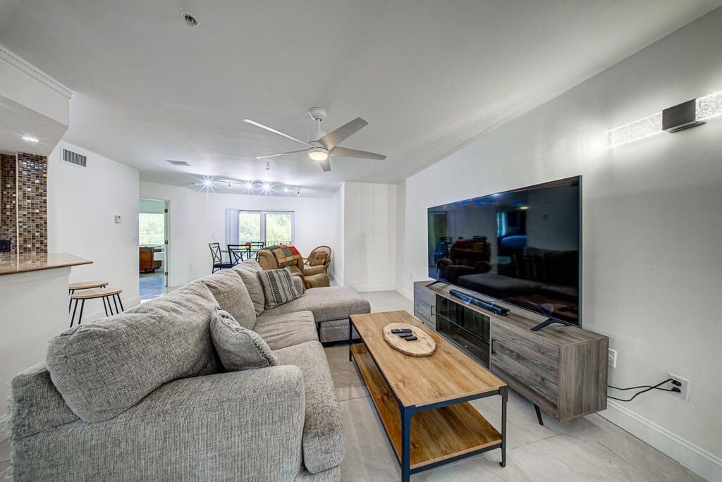 500 Scotia Drive, Unit 302, Hypoluxo, FL 33462 Photo