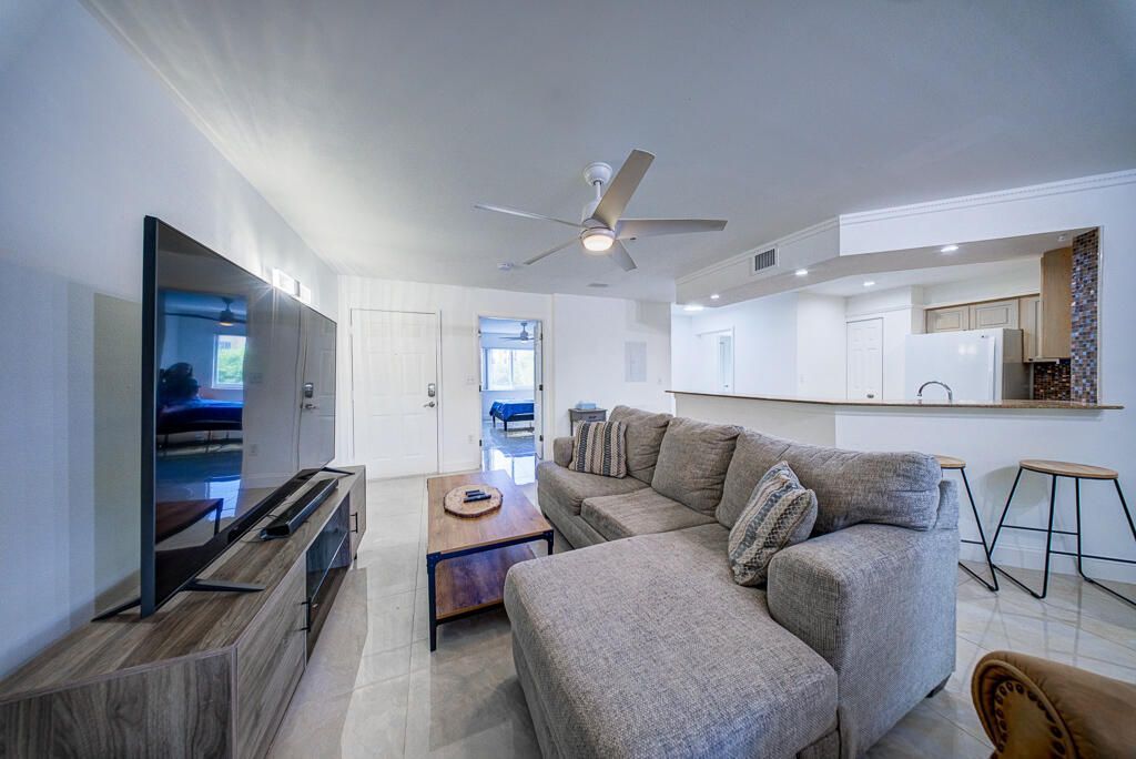 500 Scotia Drive, Unit 302, Hypoluxo, FL 33462 Photo