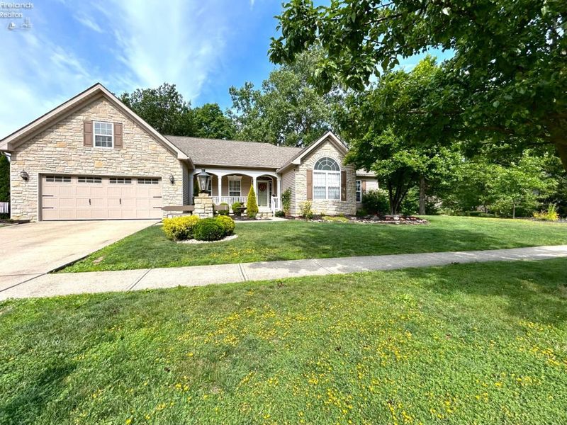 1052 Arrowhead, Vermilion, OH 44089 Photo 2
