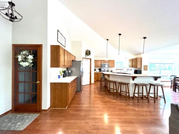 1052 Arrowhead, Vermilion, OH 44089