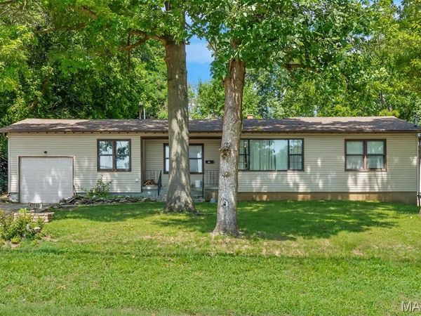 435 N Main Street, St Clair, MO 63077