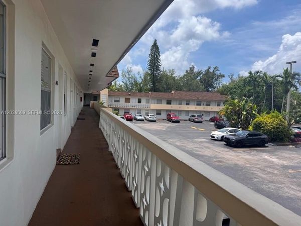 1860 Venice Park Dr , Unit 208, North Miami, FL 33181