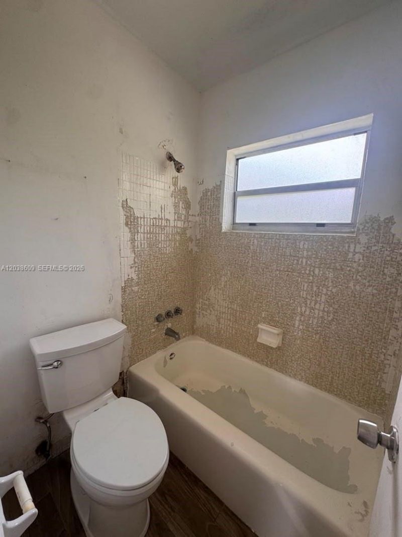 1860 Venice Park Dr , Unit 208, North Miami, FL 33181 Photo