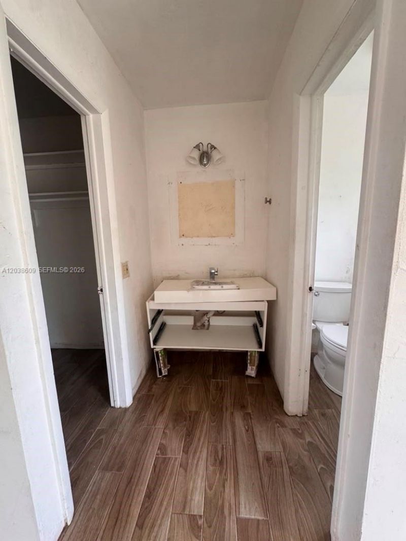 1860 Venice Park Dr , Unit 208, North Miami, FL 33181 Photo