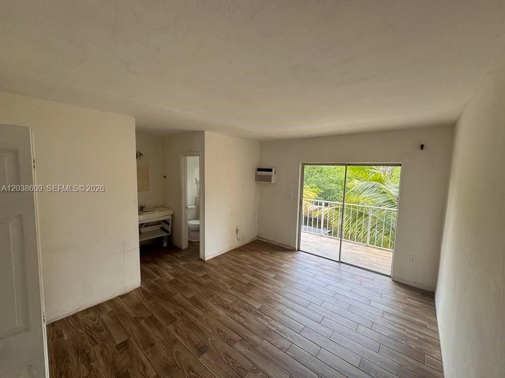 1860 Venice Park Dr , Unit 208, North Miami, FL 33181 Photo