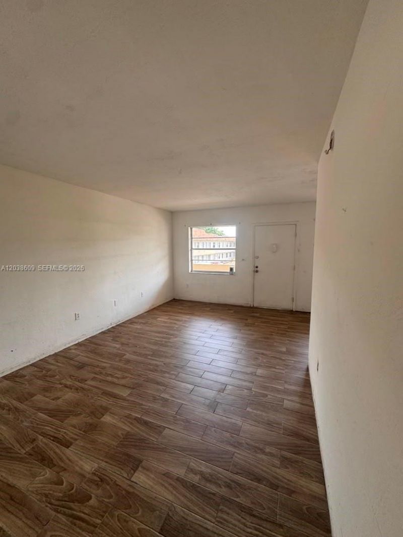 1860 Venice Park Dr , Unit 208, North Miami, FL 33181 Photo