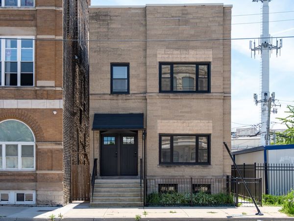 2753 W Chicago Avenue , Chicago, IL 60622