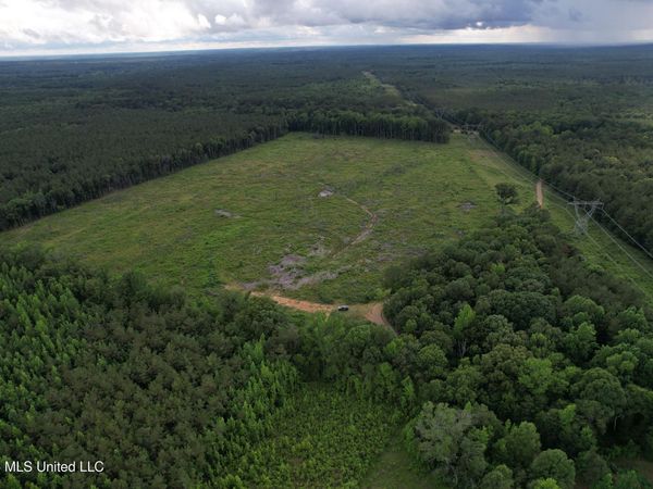 Seals Road, Weir, MS 39772