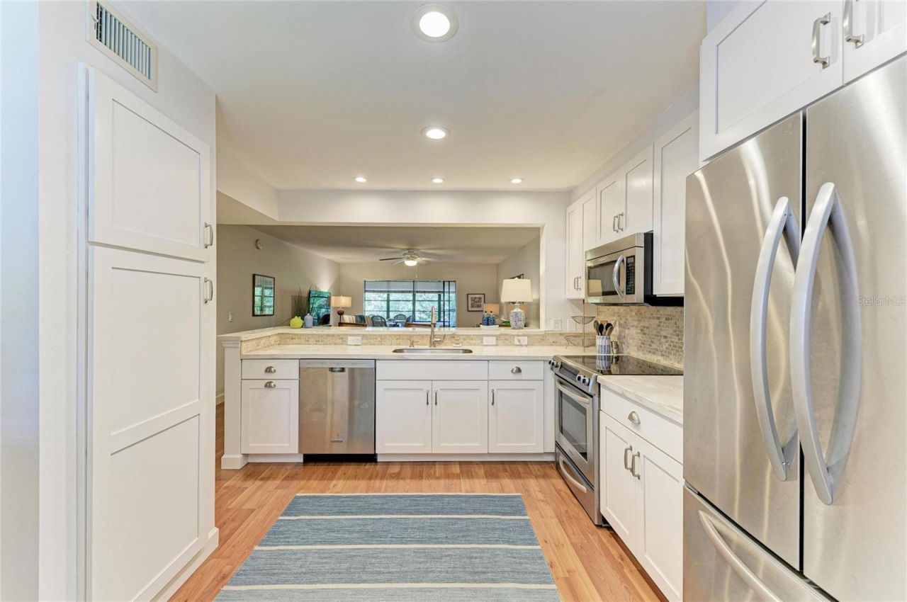 376 Springdale Drive, Bradenton, FL 34210 Photo