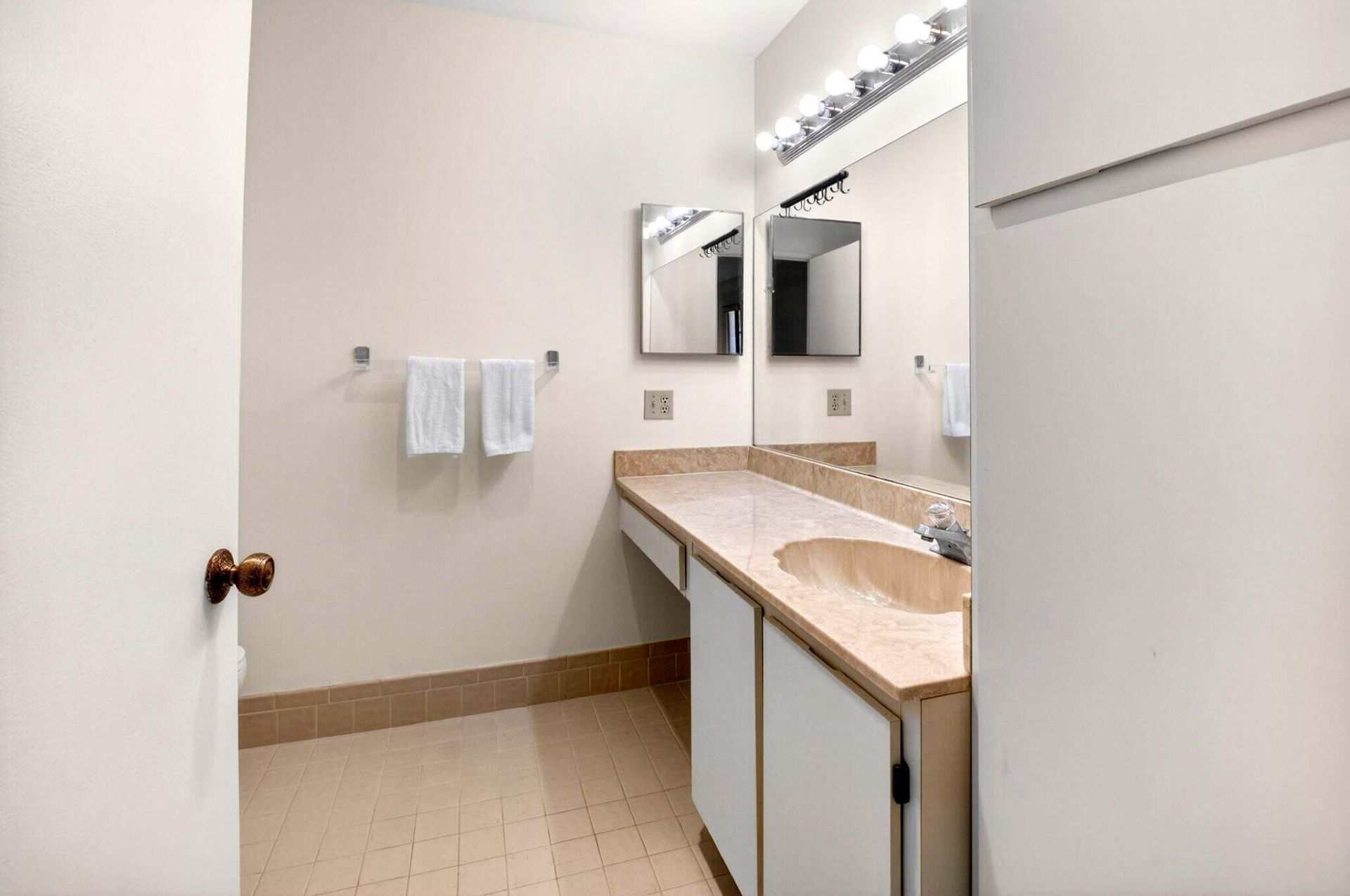 10938 Roebelini Palm Court, Unit B, Boynton Beach, FL 33437 Photo