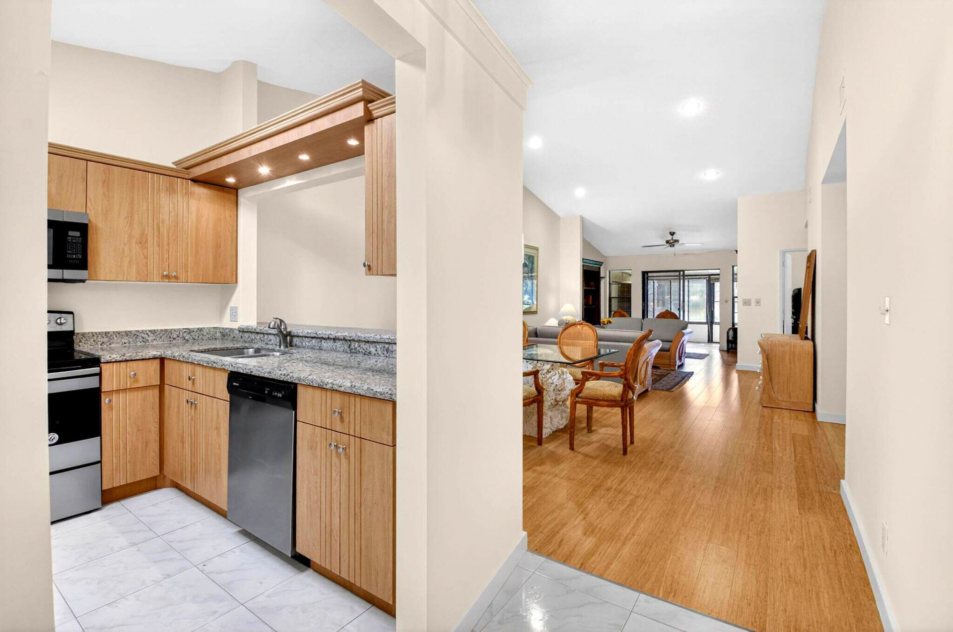 10938 Roebelini Palm Court, Unit B, Boynton Beach, FL 33437 Photo