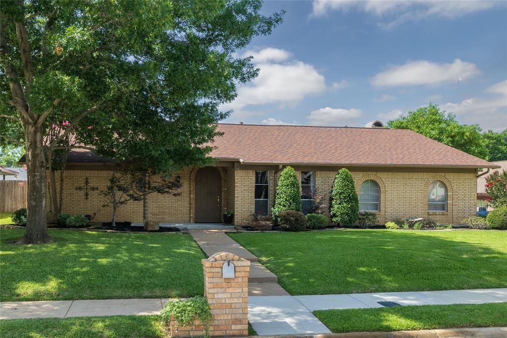 1710 Park Hill Drive, Arlington, TX 76012 Main Photo