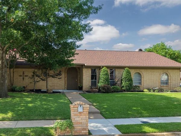 1710 Park Hill Drive, Arlington, TX 76012