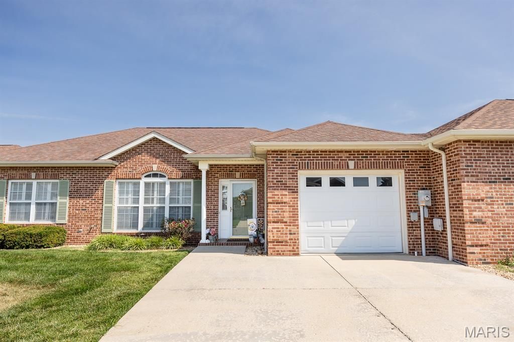 119 Saint Christopher Court, Mascoutah, IL 62258 Main Photo