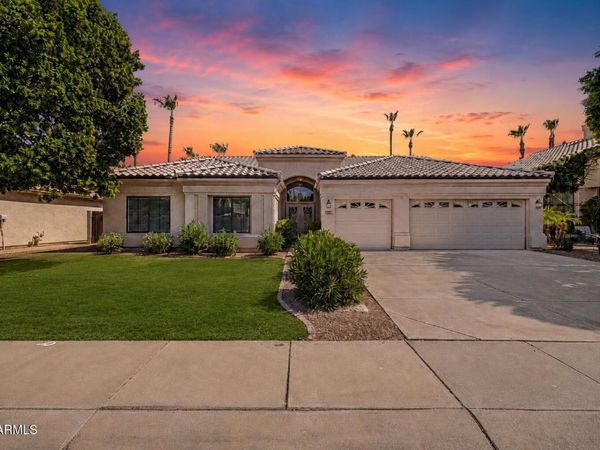1837 E MONARCH BAY Drive, Gilbert, AZ 85234