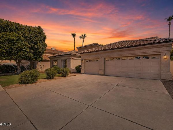 1837 E MONARCH BAY Drive, Gilbert, AZ 85234
