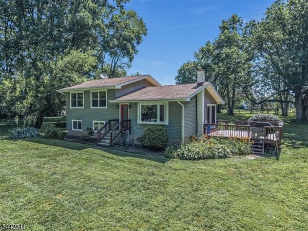 106 Oak Summit Rd, Kingwood, NJ 08825