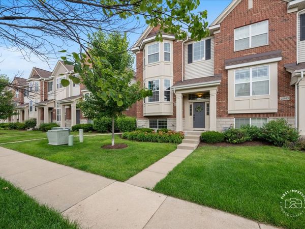 2945 Henley Lane , Naperville, IL 60540