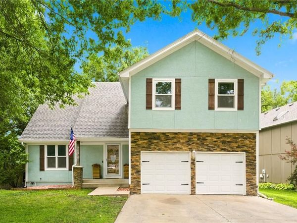 13107 S Arapaho Drive, Olathe, KS 66062
