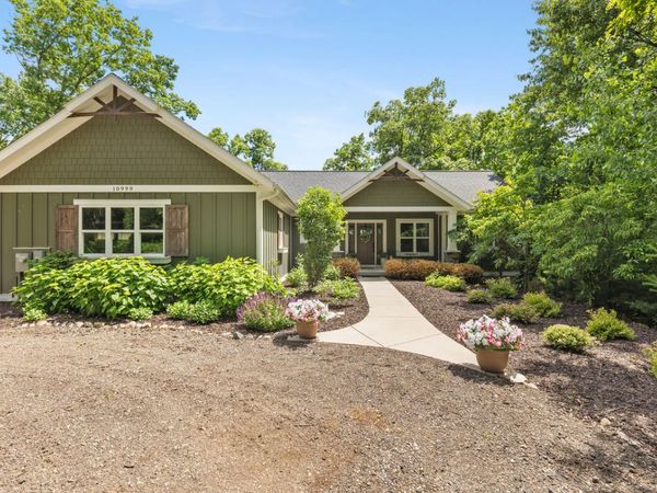 10999 Old Oak Drive, Greenville, MI 48838