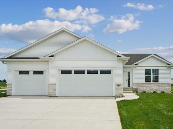 1426 Echo Ridge Ln , Marion, IA 52302