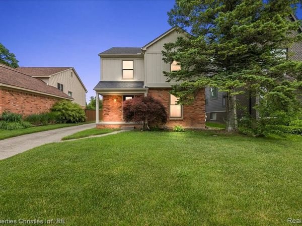 2635 Dorchester Road , Birmingham, MI 48009