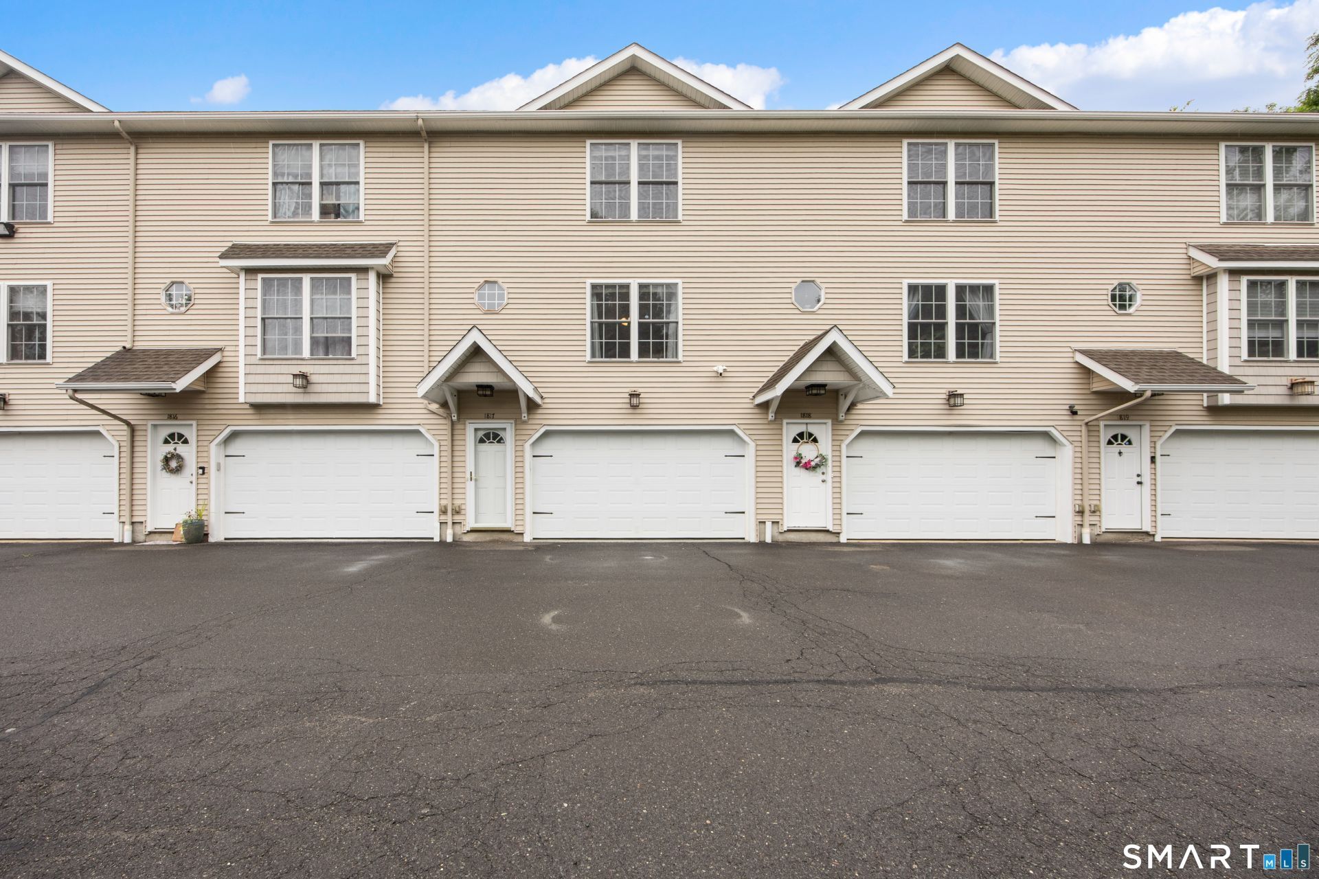 180 Grilleytown, Unit 17, Waterbury, CT 06704 Main Photo
