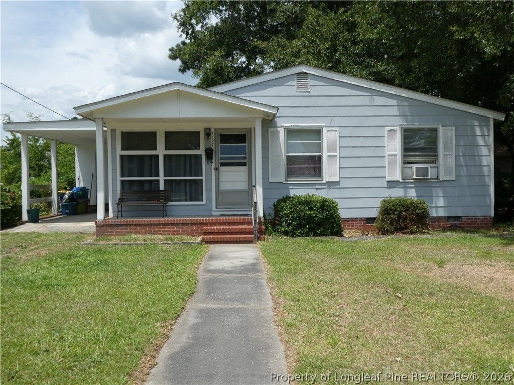 1107 E 13th Street, Lumberton, NC 28358 Main Photo