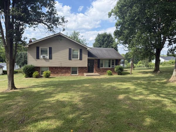 151 Meadow Dr , Gordonsville, TN 38563