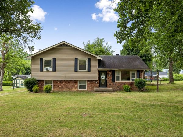151 Meadow Dr, Gordonsville, TN 38563