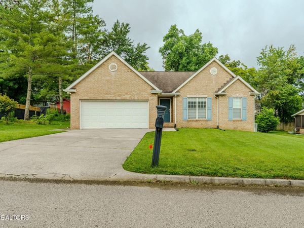 7213 Emerald Heath Rd, Powell, TN 37849