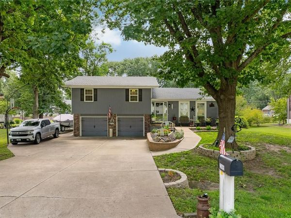 23695 W 56th Street, Shawnee, KS 66226