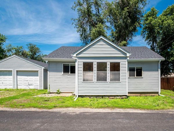 307 MIDLAND Street, Pekin, IL 61554