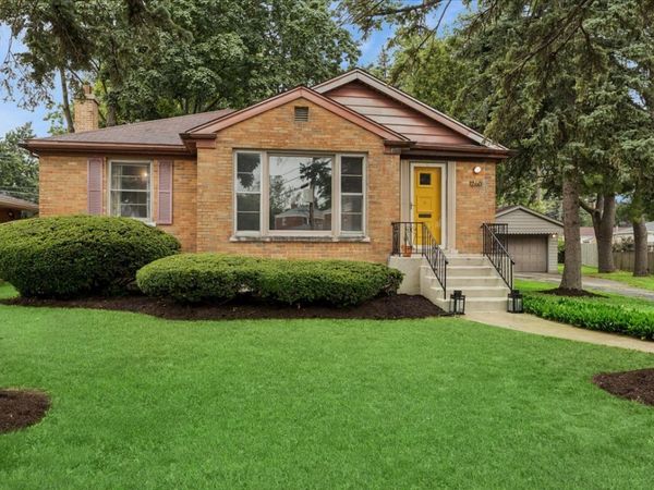 1260 Portsmouth Avenue, Westchester, IL 60154