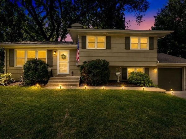 10402 W 73rd Street, Shawnee, KS 66203