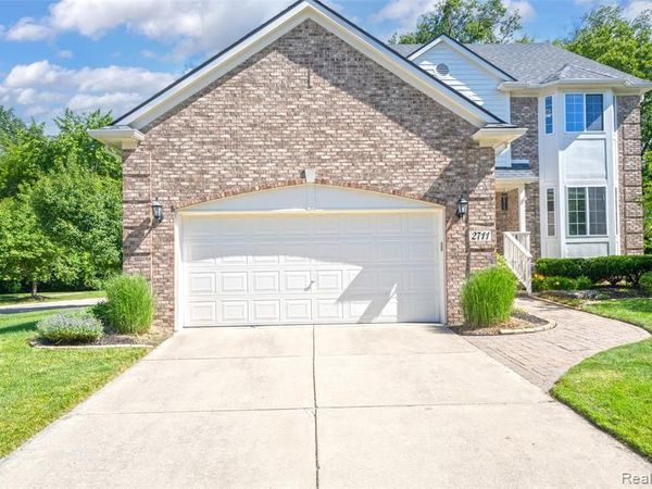 2711 Greenlawn Avenue , Commerce Twp, MI 48382