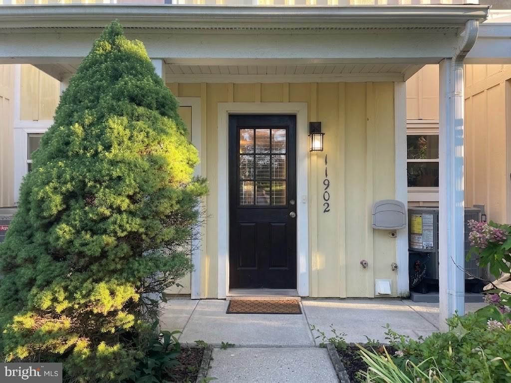 11902 FOAL LANE , NORTH POTOMAC, MD 20878