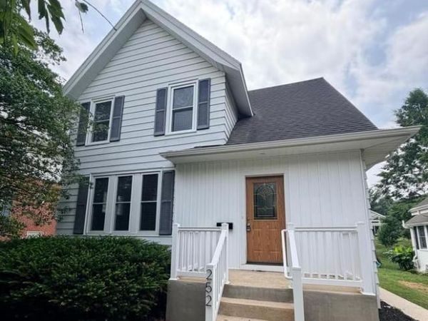 252 E AREBA AVENUE, HERSHEY, PA 17033