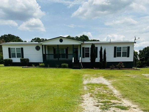 347 Green Meadows Drive, Hartwell, GA 30643