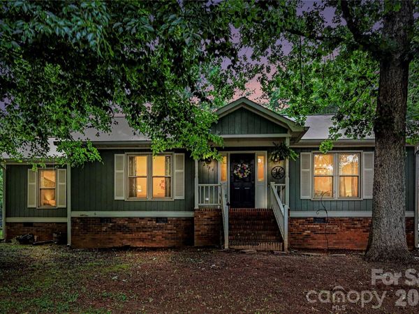 2754 Stockwood Drive, Gastonia, NC 28056