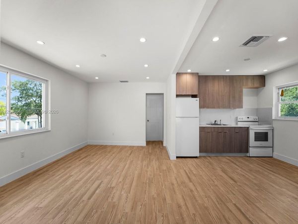 238 NW 41st Ave , Miami, FL 33126
