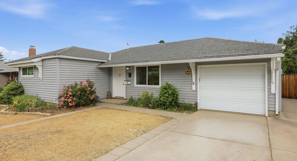 2 E O Street, Sparks, NV 89431 Photo