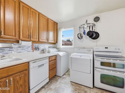 2 E O Street, Sparks, NV 89431 Photo