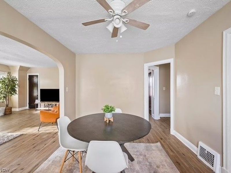 19075 Meredith Avenue, Euclid, OH 44119 Photo 9