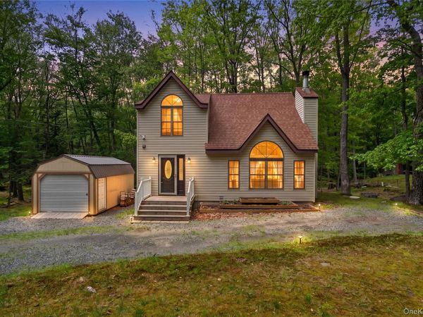 110 Ledgeview Drive, Other, PA 18428