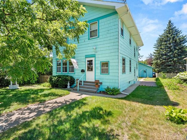 921 S Prairie Ave, Sioux Falls, SD 57104